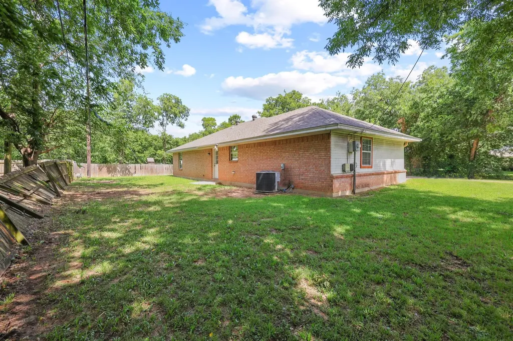 207 W South Street Whitesboro TX 76273