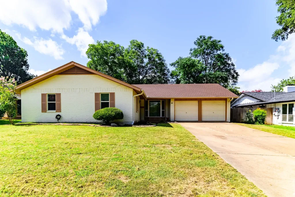 1106 Coronet Street Irving TX 75062