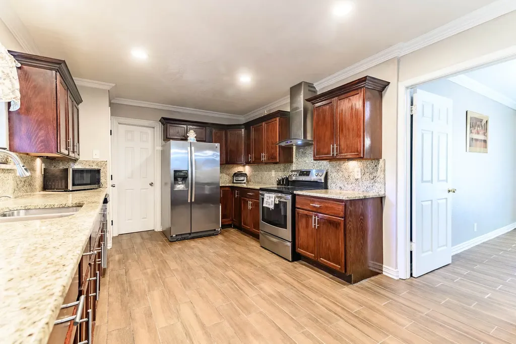 1106 Coronet Street Irving TX 75062