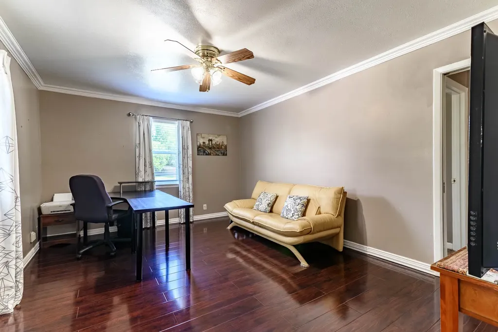 1106 Coronet Street Irving TX 75062