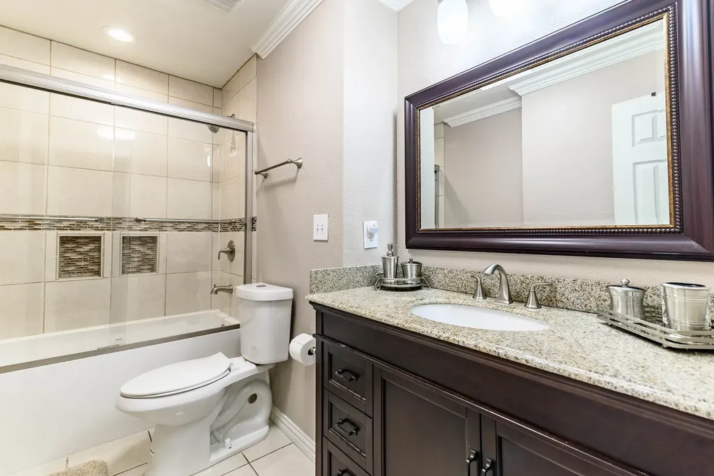 1106 Coronet Street Irving TX 75062