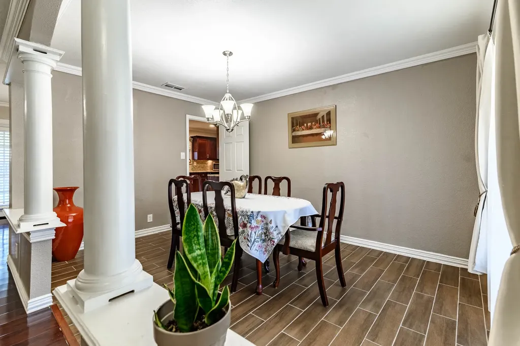 1106 Coronet Street Irving TX 75062