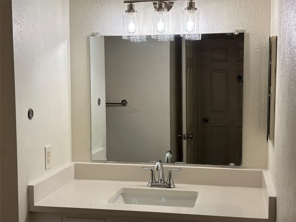 4859 Cedar Springs Road Dallas TX 75219
