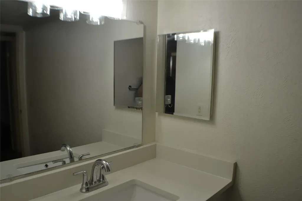 4859 Cedar Springs Road Dallas TX 75219
