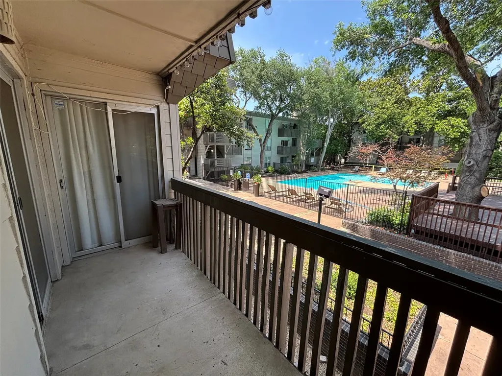 4859 Cedar Springs Road Dallas TX 75219