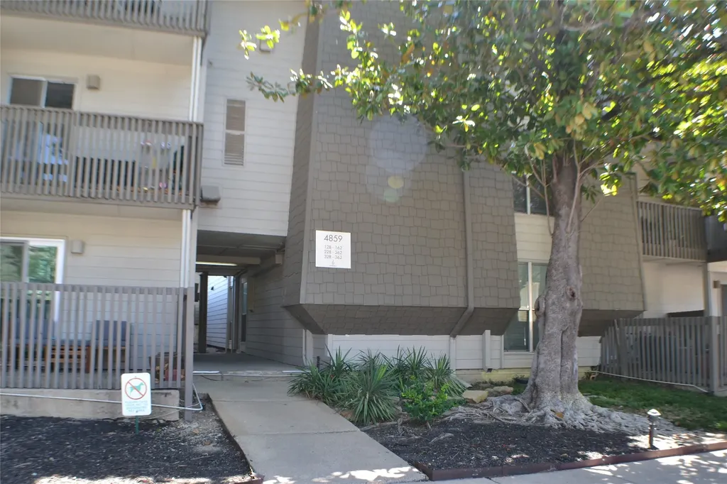 4859 Cedar Springs Road Dallas TX 75219