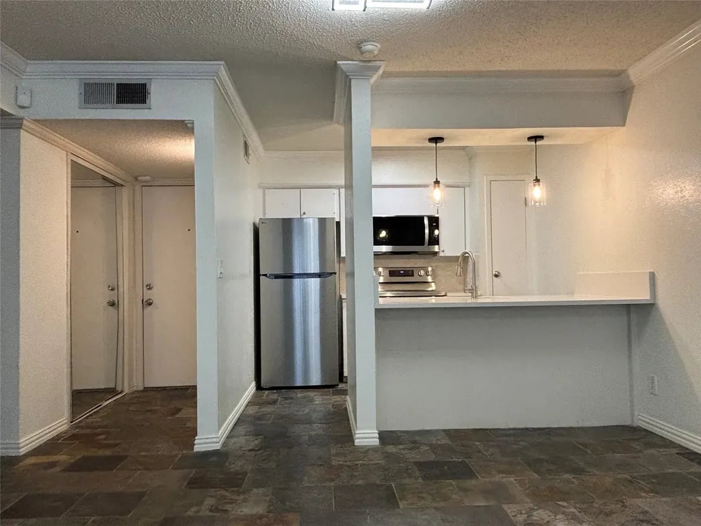 4859 Cedar Springs Road Dallas TX 75219