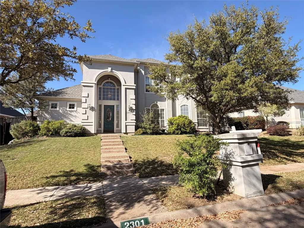 2301 Clearspring Drive S Irving TX 75063
