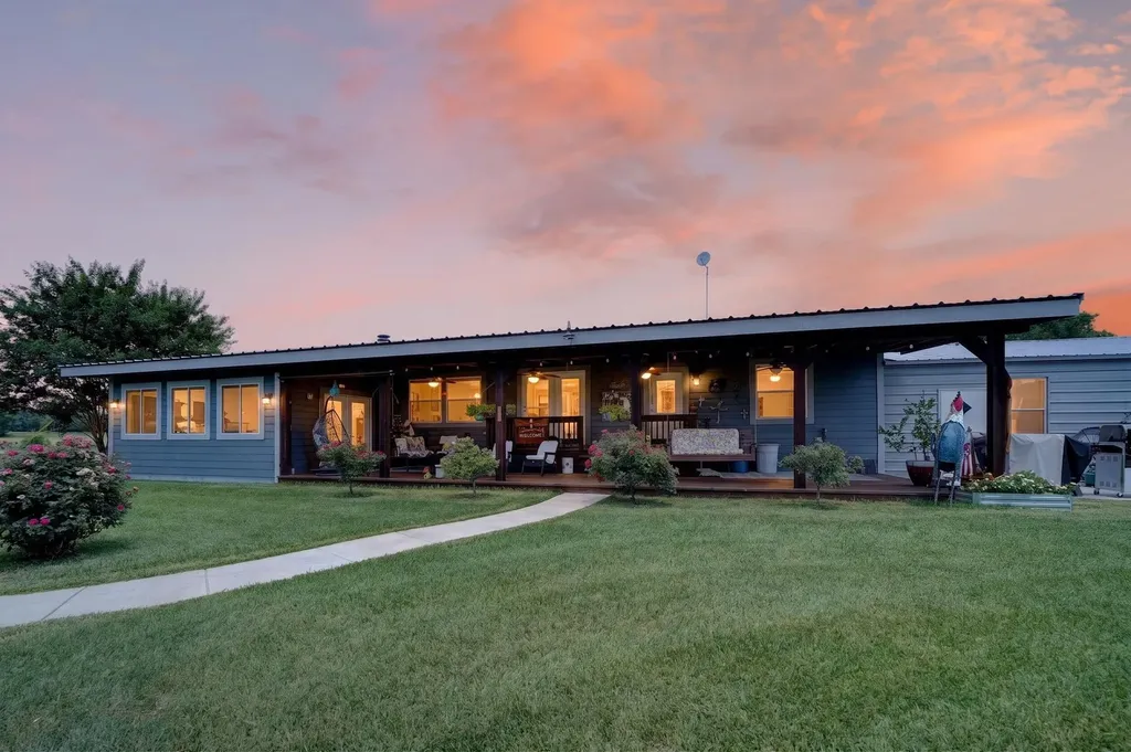1465 County Road 3690 Paradise TX 76073