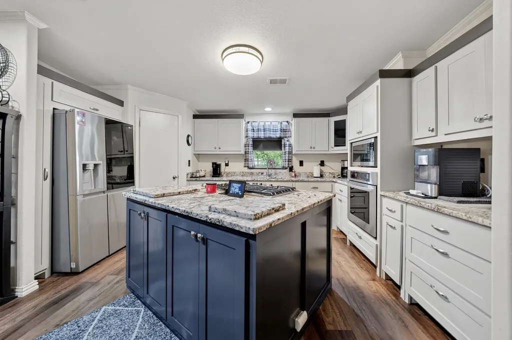 1465 County Road 3690 Paradise TX 76073