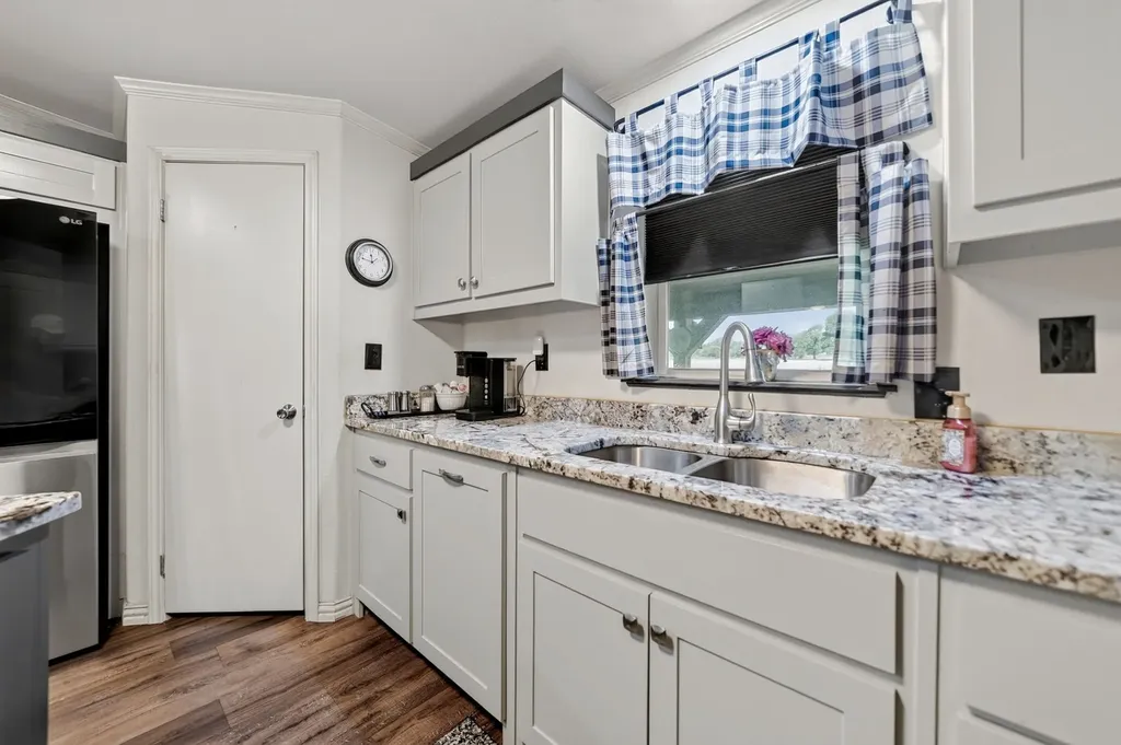 1465 County Road 3690 Paradise TX 76073
