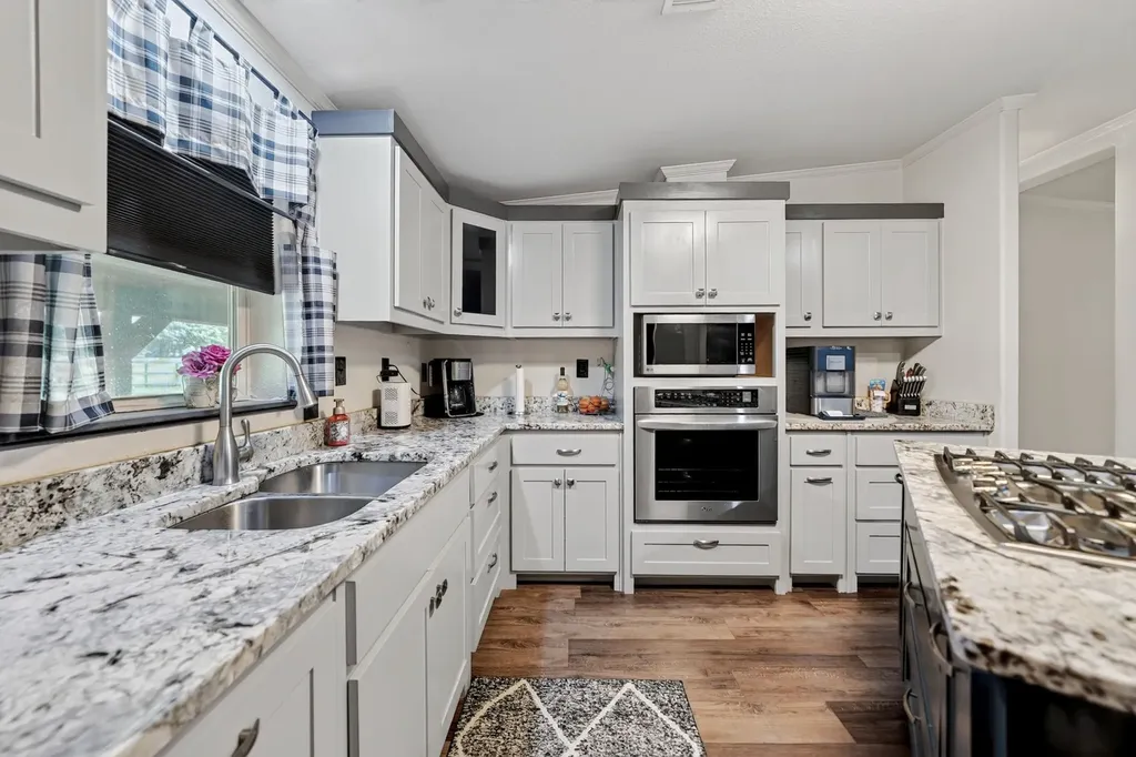 1465 County Road 3690 Paradise TX 76073