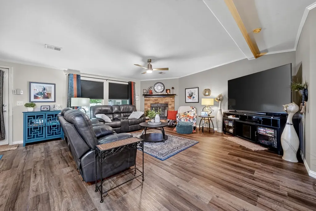 1465 County Road 3690 Paradise TX 76073