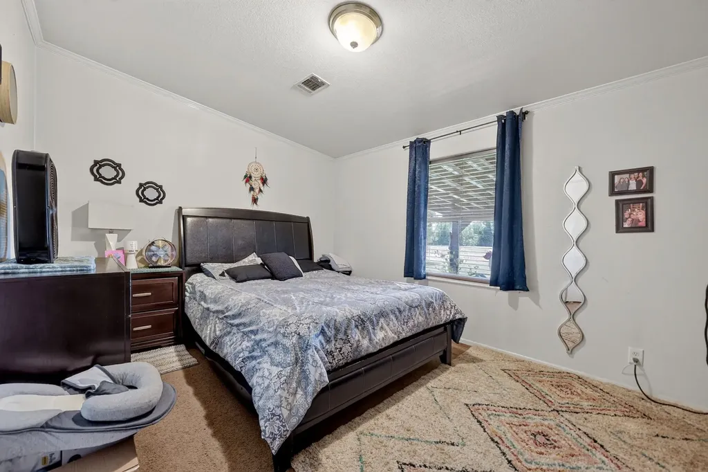 1465 County Road 3690 Paradise TX 76073