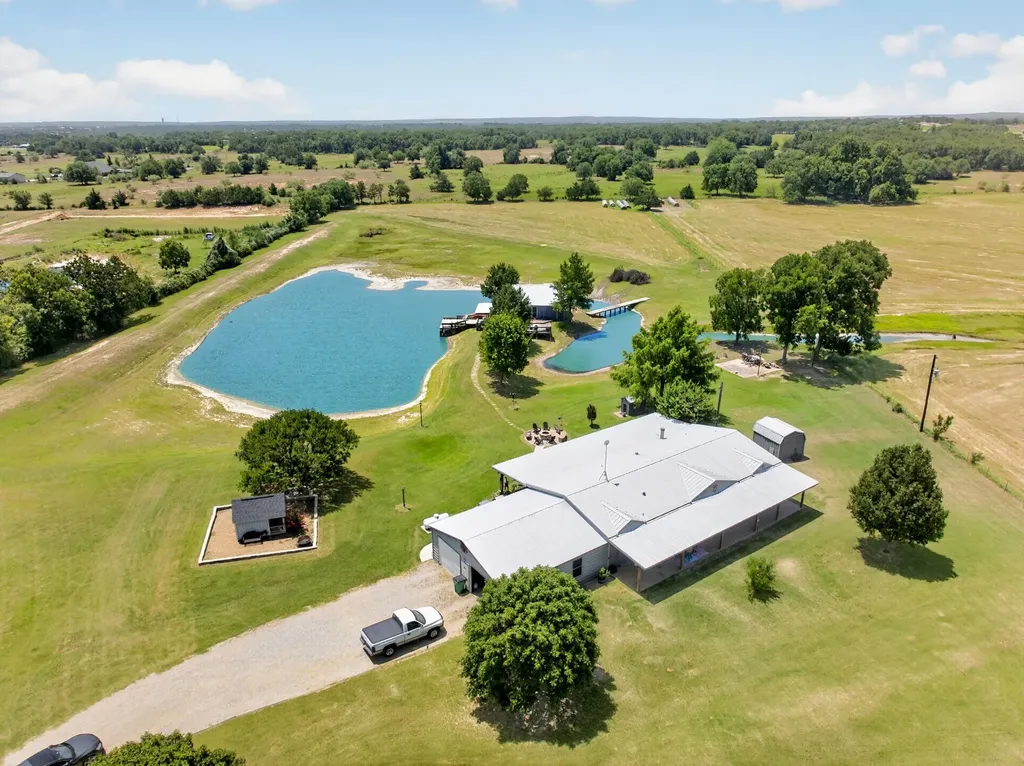 1465 County Road 3690 Paradise TX 76073