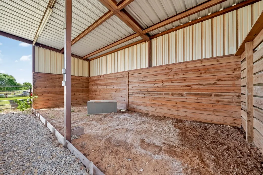 1465 County Road 3690 Paradise TX 76073