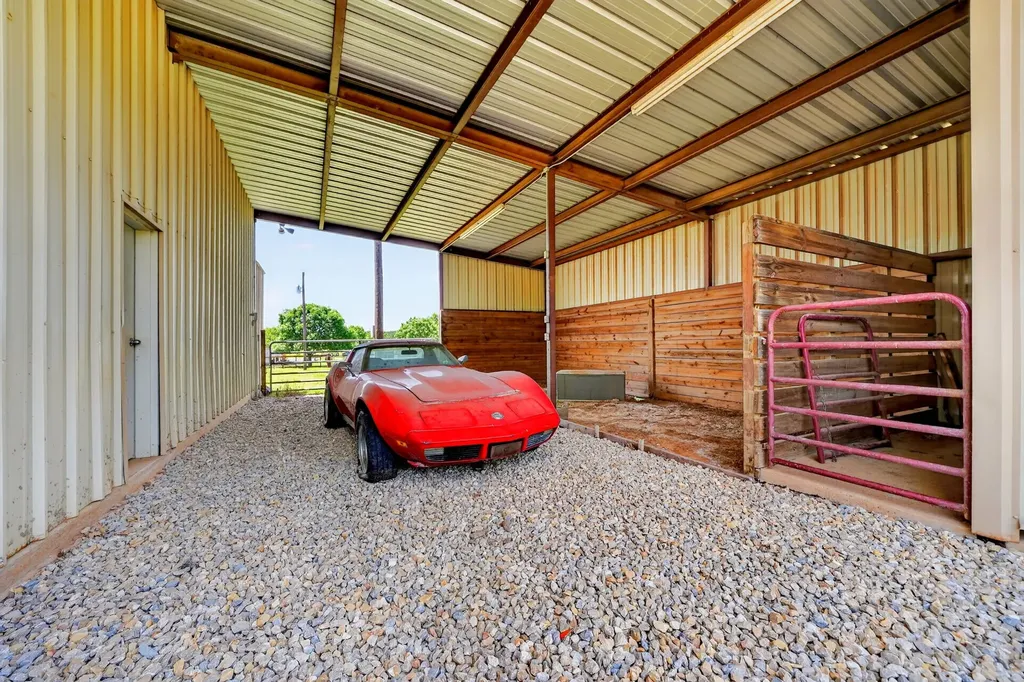 1465 County Road 3690 Paradise TX 76073
