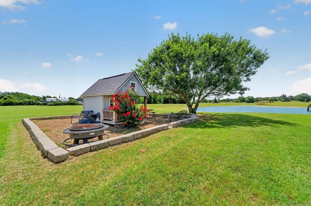 1465 County Road 3690 Paradise TX 76073