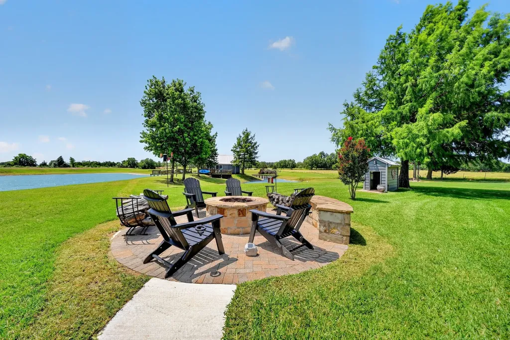 1465 County Road 3690 Paradise TX 76073