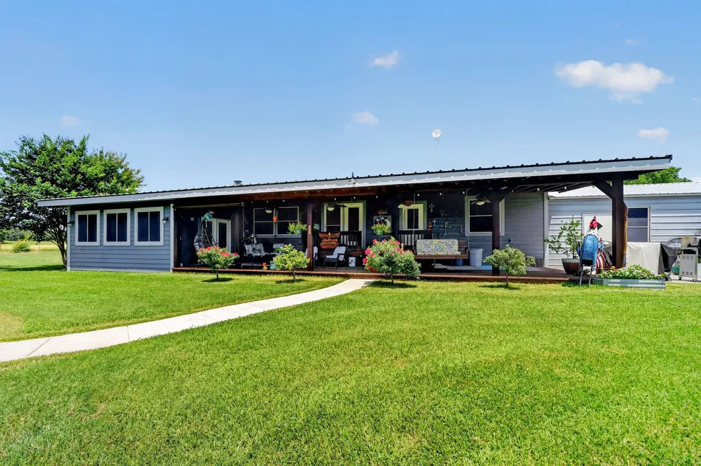 1465 County Road 3690 Paradise TX 76073