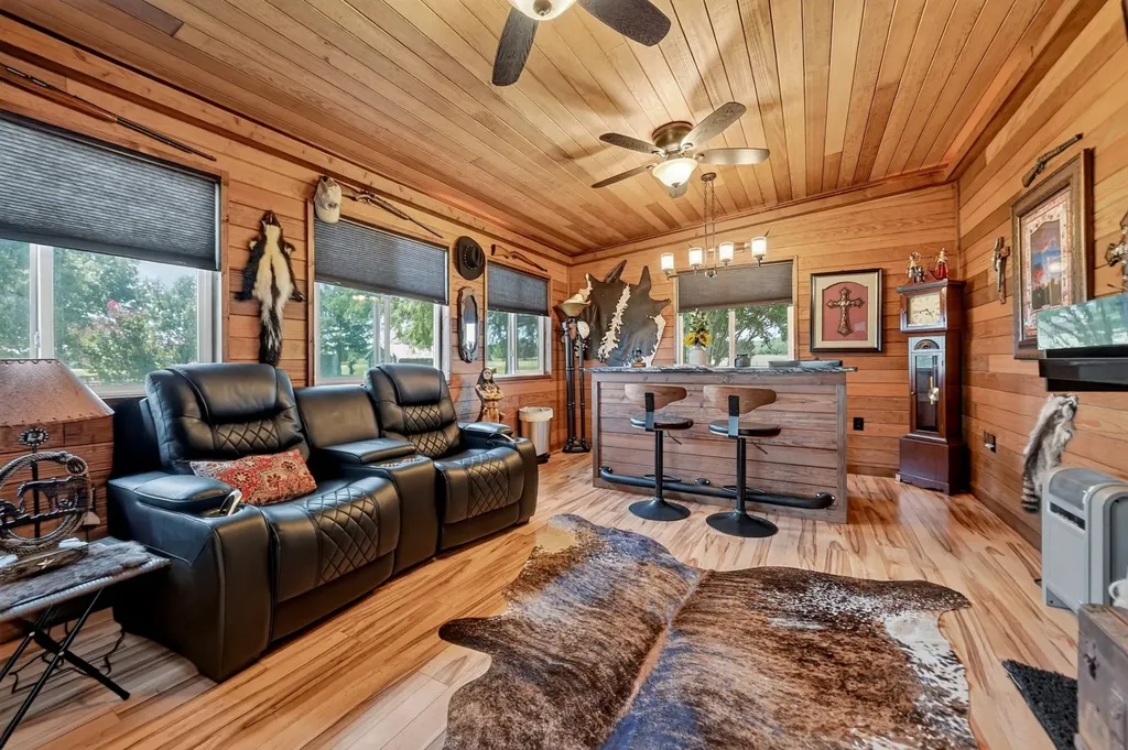1465 County Road 3690 Paradise TX 76073