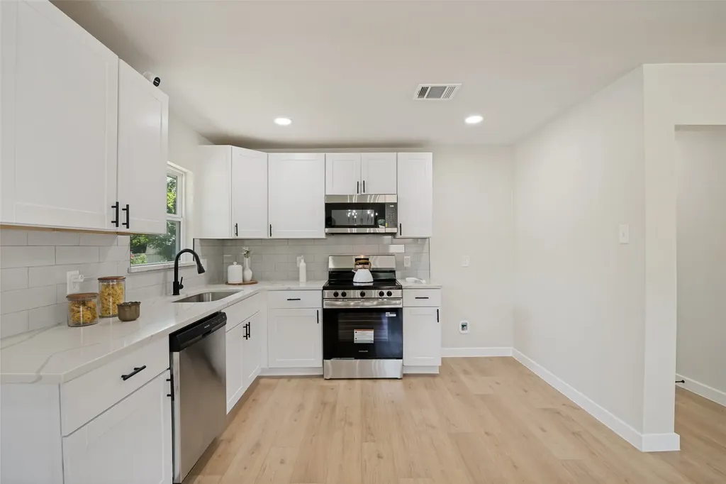 1302 Marion Drive Garland TX 75042