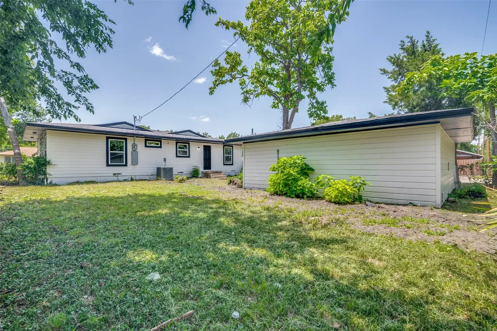 1302 Marion Drive Garland TX 75042