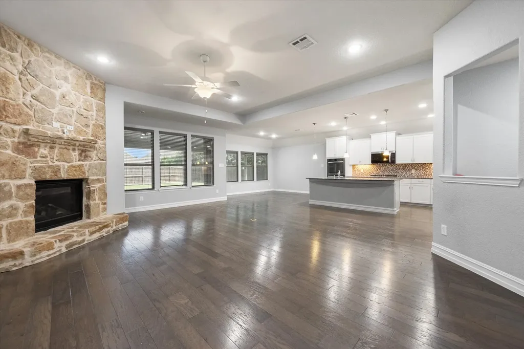 7304 Lowline Drive Fort Worth TX 76131