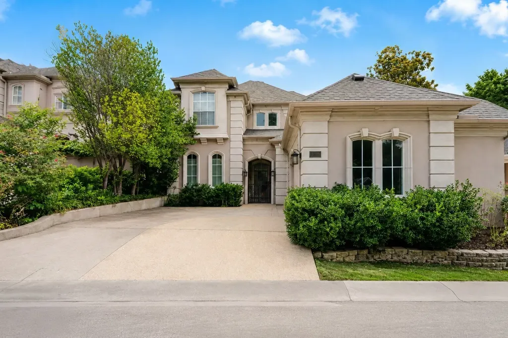8934 Greenville Avenue Dallas TX 75243