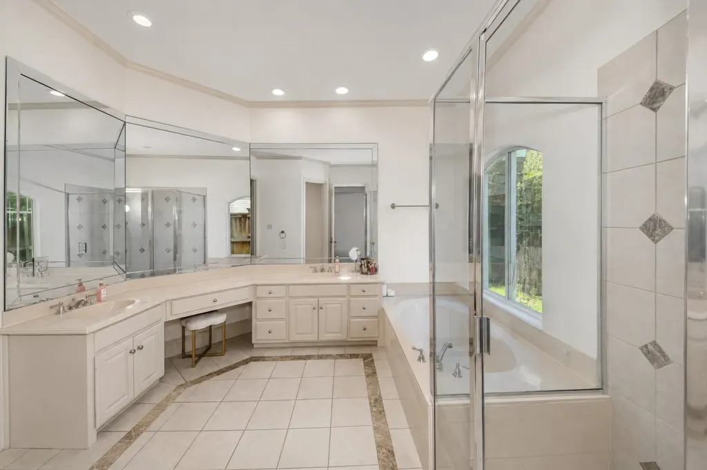 8934 Greenville Avenue Dallas TX 75243