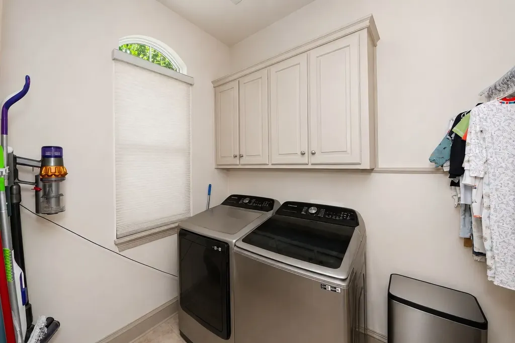 8934 Greenville Avenue Dallas TX 75243