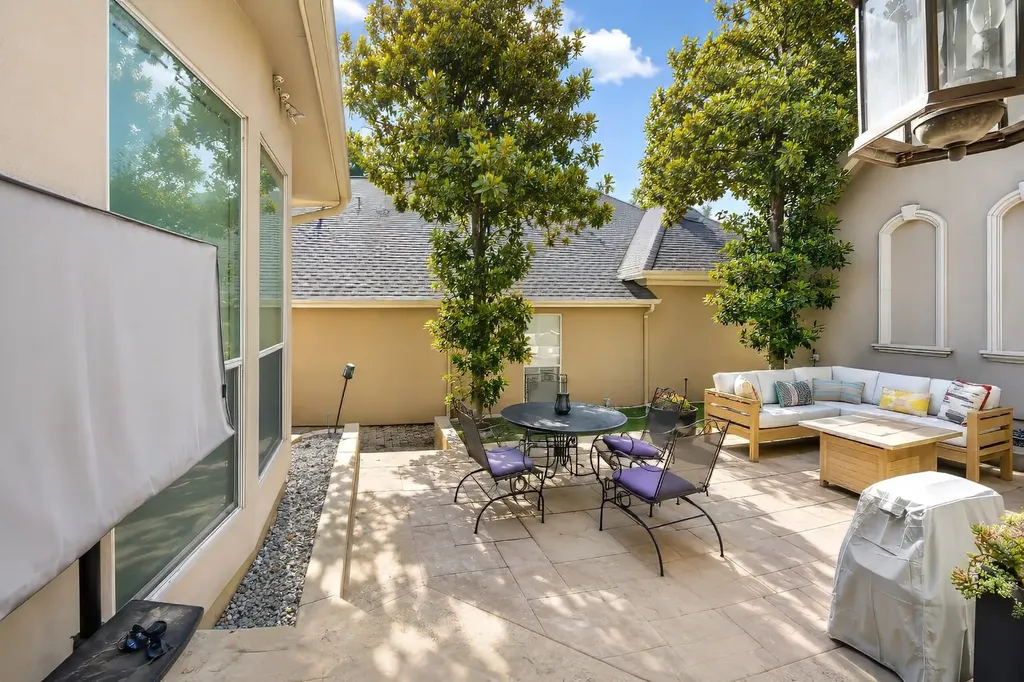 8934 Greenville Avenue Dallas TX 75243