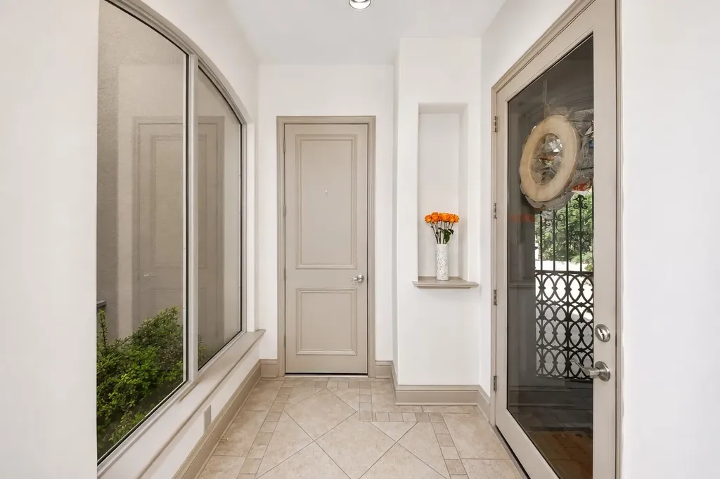 8934 Greenville Avenue Dallas TX 75243