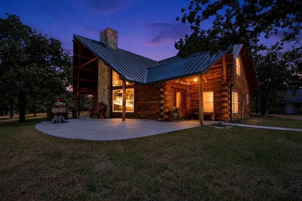 175 Private Road 3708 Paradise TX 76073