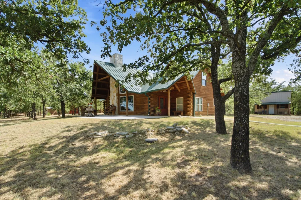 175 Private Road 3708 Paradise TX 76073
