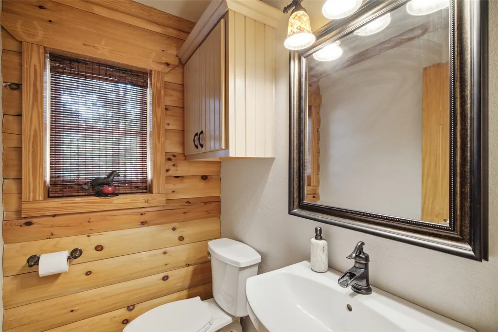 175 Private Road 3708 Paradise TX 76073