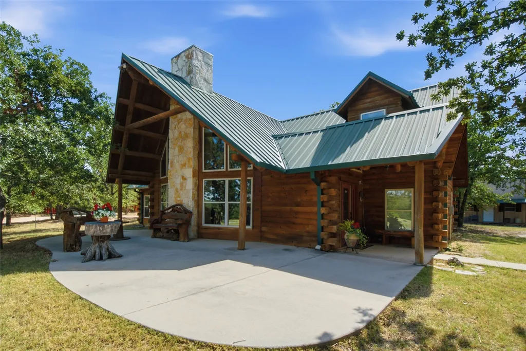 175 Private Road 3708 Paradise TX 76073