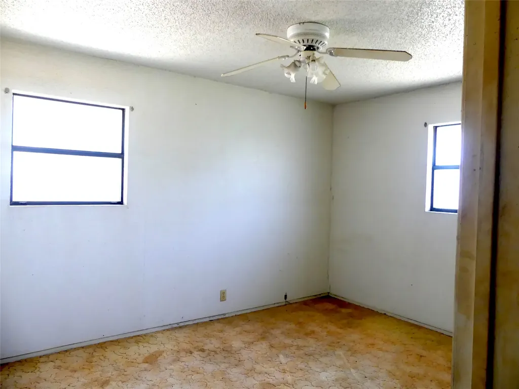 5324 Parker Henderson Road Fort Worth TX 76119