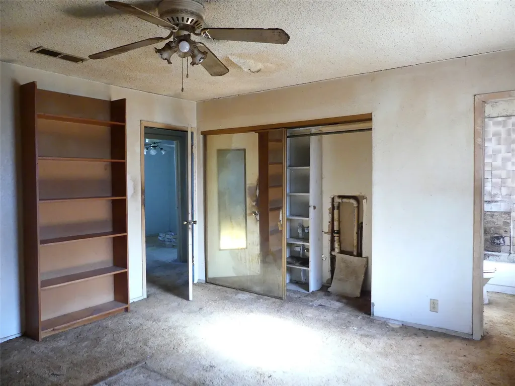 5324 Parker Henderson Road Fort Worth TX 76119