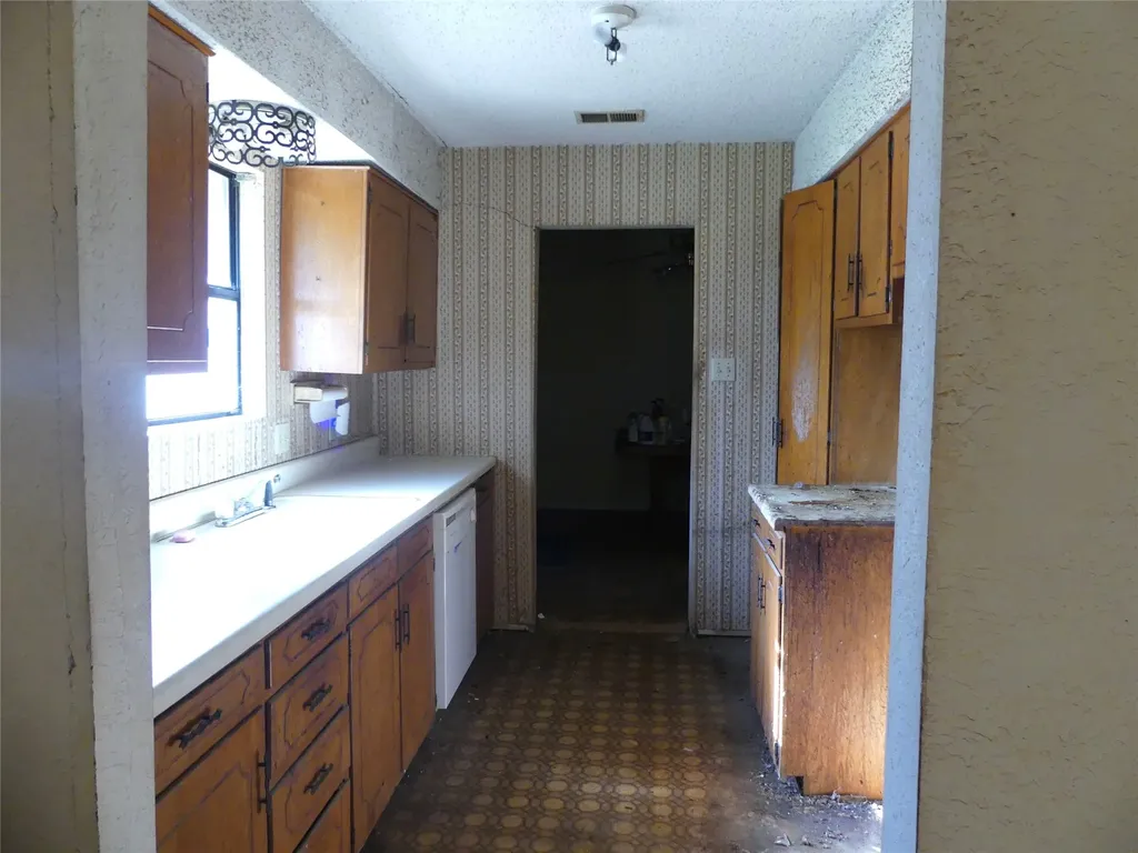 5324 Parker Henderson Road Fort Worth TX 76119