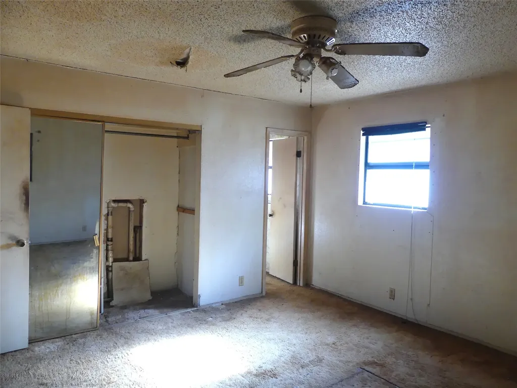 5324 Parker Henderson Road Fort Worth TX 76119