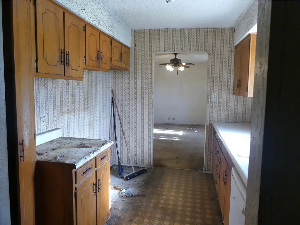 5324 Parker Henderson Road Fort Worth TX 76119