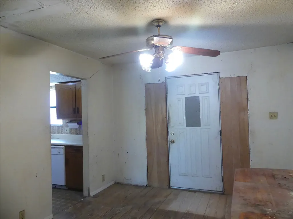 5324 Parker Henderson Road Fort Worth TX 76119