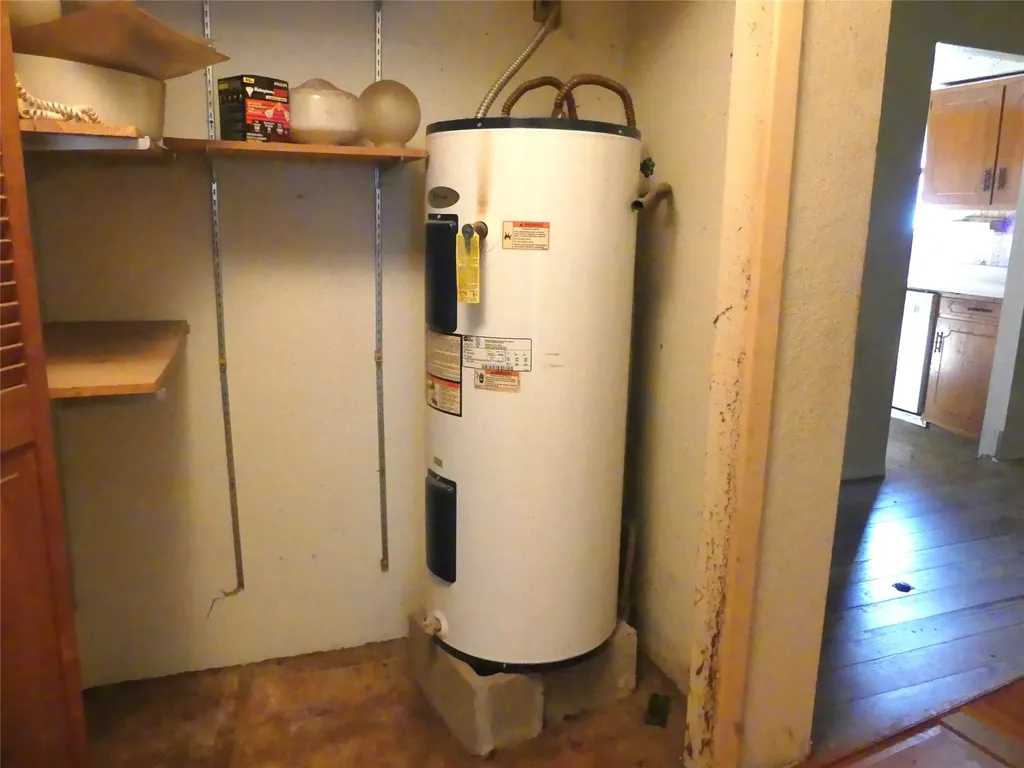 5324 Parker Henderson Road Fort Worth TX 76119