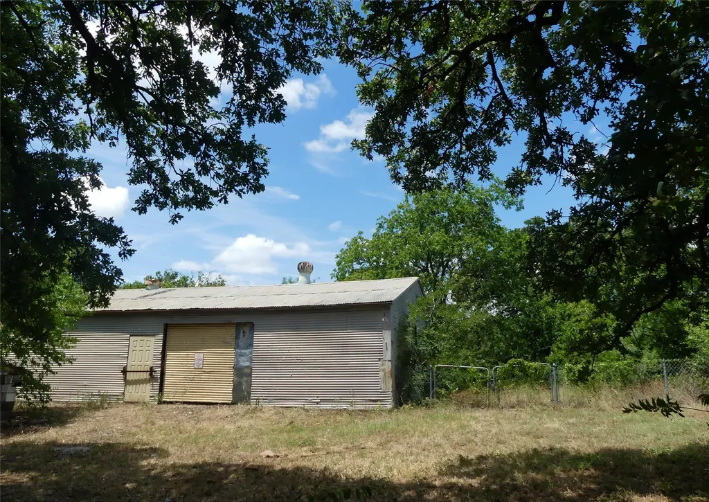 5324 Parker Henderson Road Fort Worth TX 76119