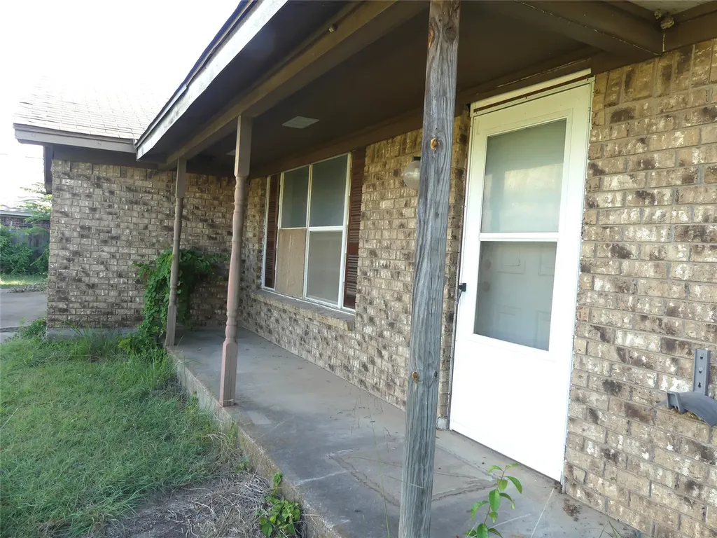 5324 Parker Henderson Road Fort Worth TX 76119