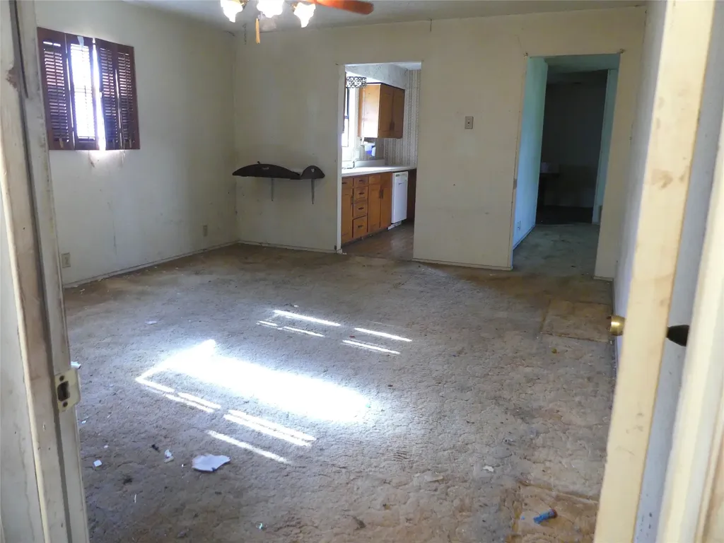 5324 Parker Henderson Road Fort Worth TX 76119