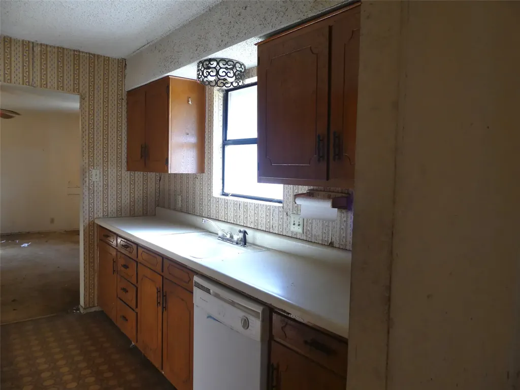 5324 Parker Henderson Road Fort Worth TX 76119