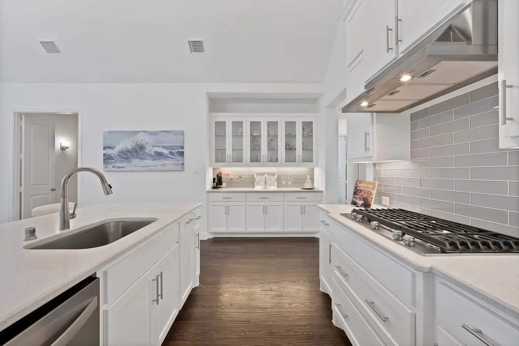 8260 Halifax The Colony TX 75056
