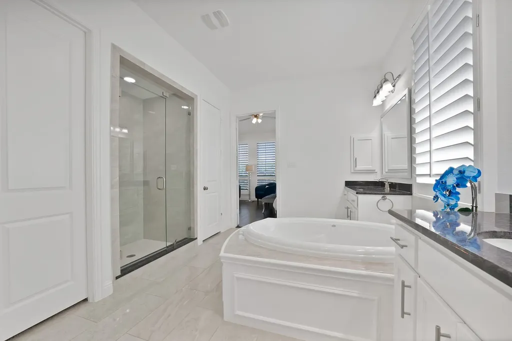 8260 Halifax The Colony TX 75056